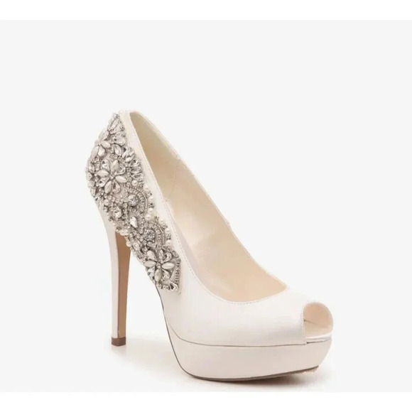 NWB Paradox London Womens Indulgence Ivory Size 7 High Heel Wedding Pump - Picture 2 of 12